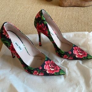 Woman miu miu heel